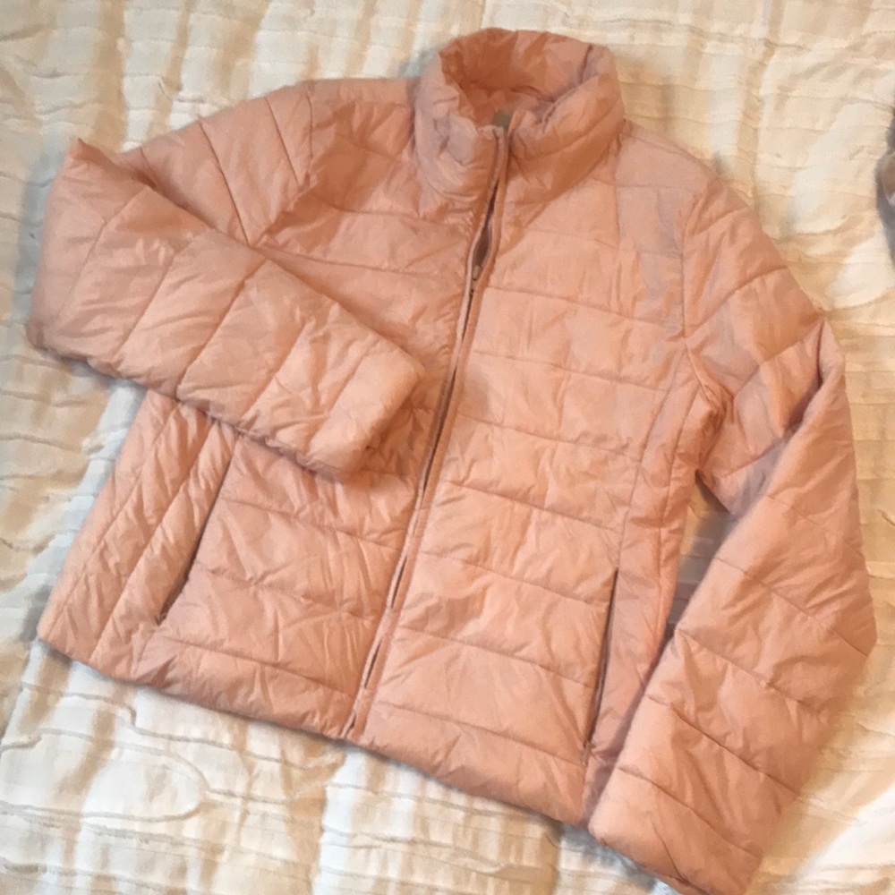 Loft packable puffer jacket!